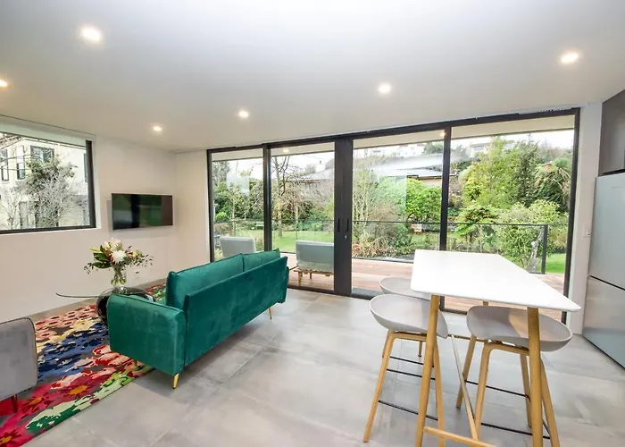 Brookside Luxury Apartment *